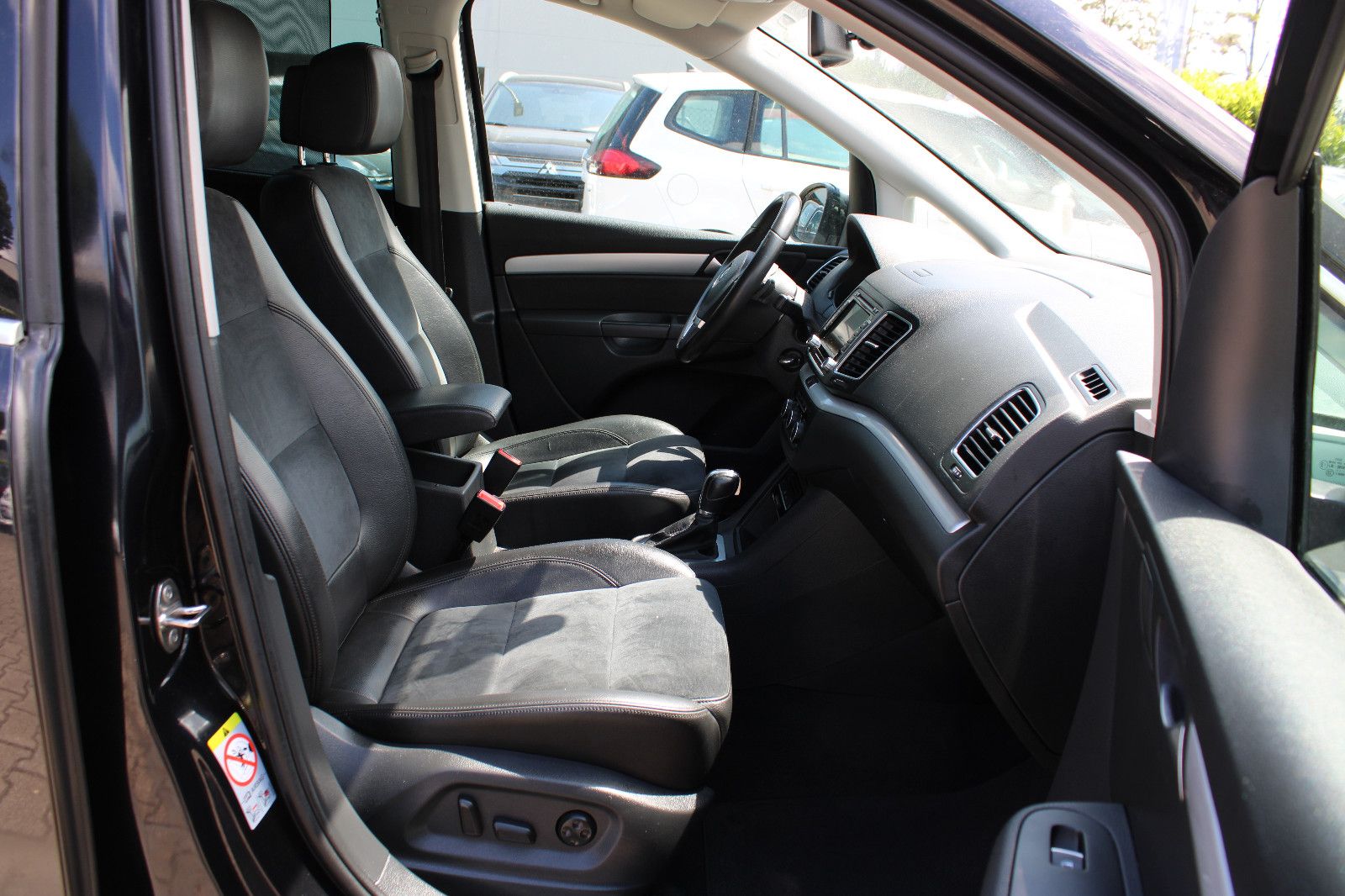 Fahrzeugabbildung Volkswagen Sharan 2.0 TDI DSG Navi,Xenon,Kamera,AHK,Leder
