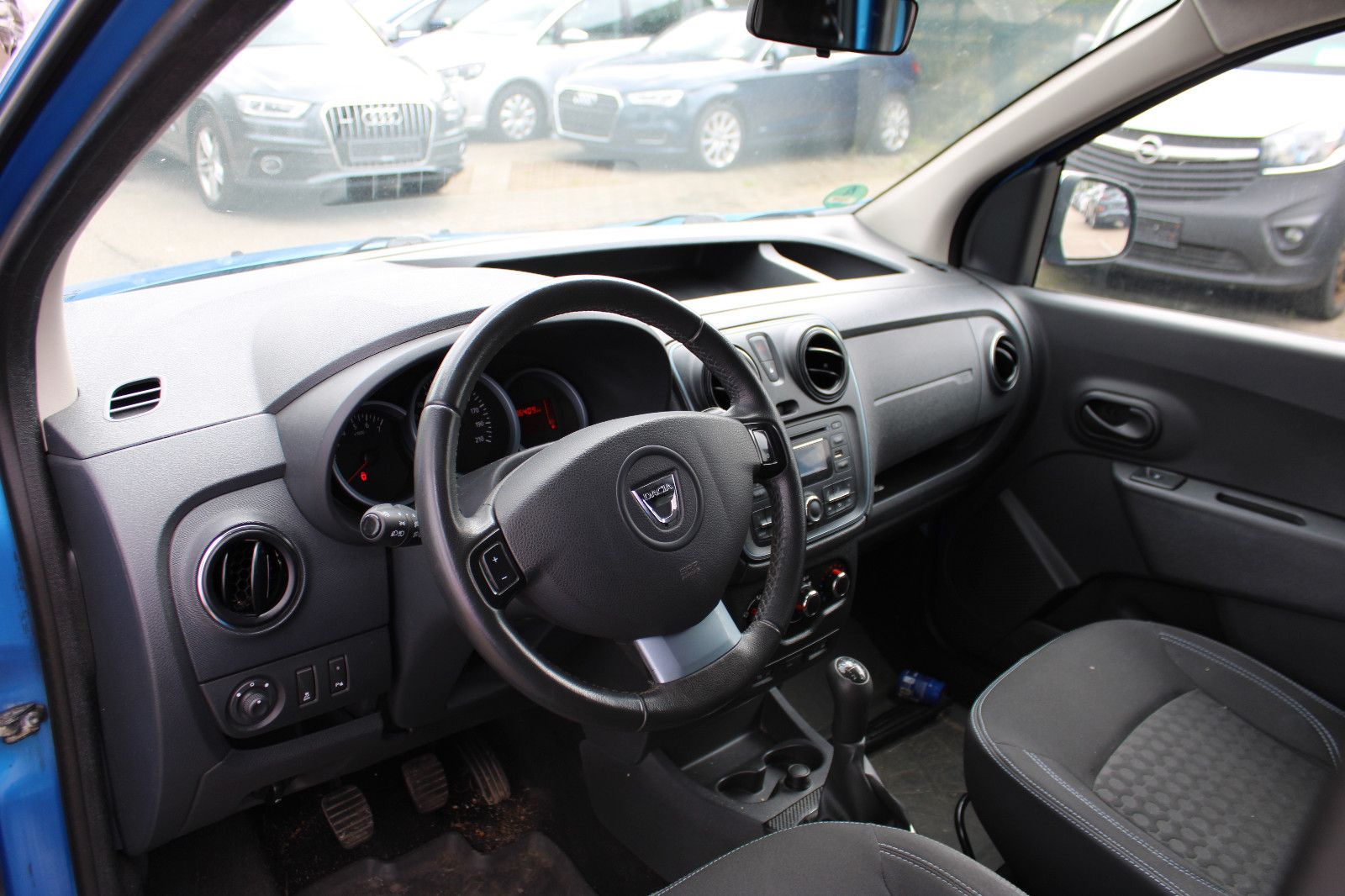Fahrzeugabbildung Dacia Dokker TCe 115 Stepway
