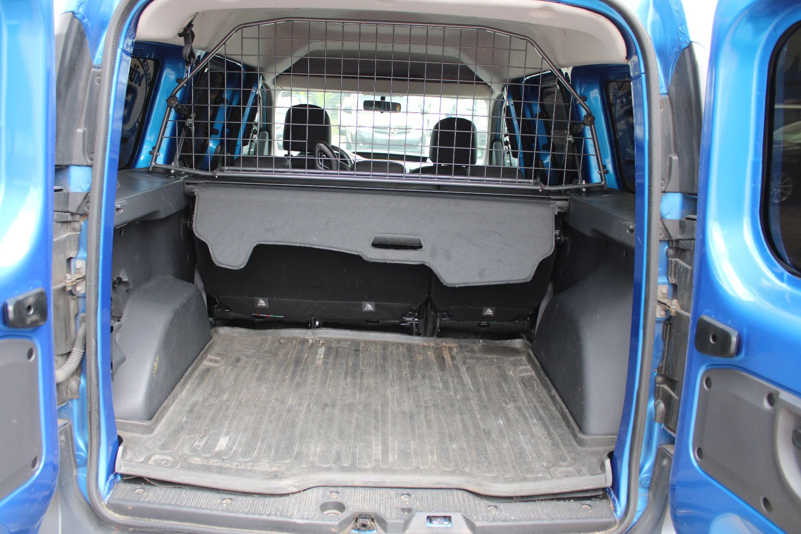 Fahrzeugabbildung Dacia Dokker TCe 115 Stepway