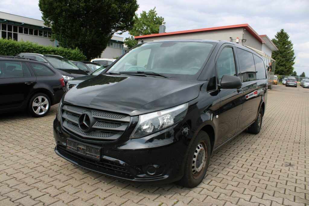 Mercedes-Benz Vito Tourer 6.Sitz Autom. SHZ,Leder,Blueto,AHK