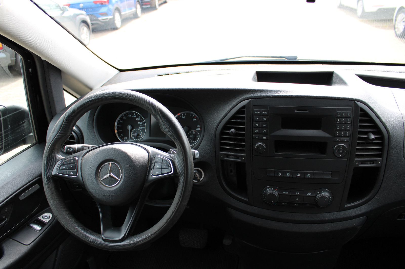 Fahrzeugabbildung Mercedes-Benz Vito Tourer 6.Sitz Autom. SHZ,Leder,Blueto,AHK