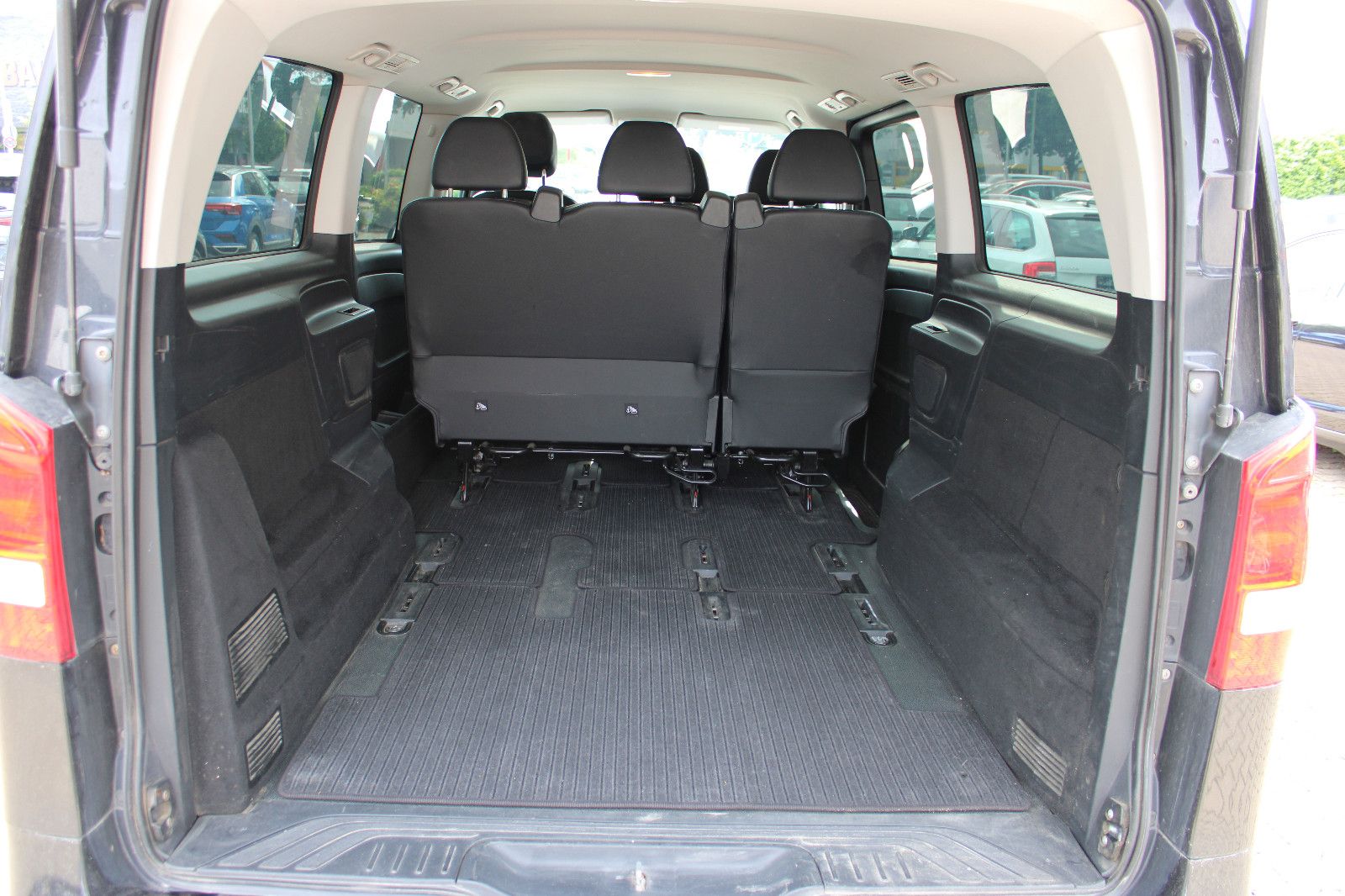 Fahrzeugabbildung Mercedes-Benz Vito Tourer 6.Sitz Autom. SHZ,Leder,Blueto,AHK