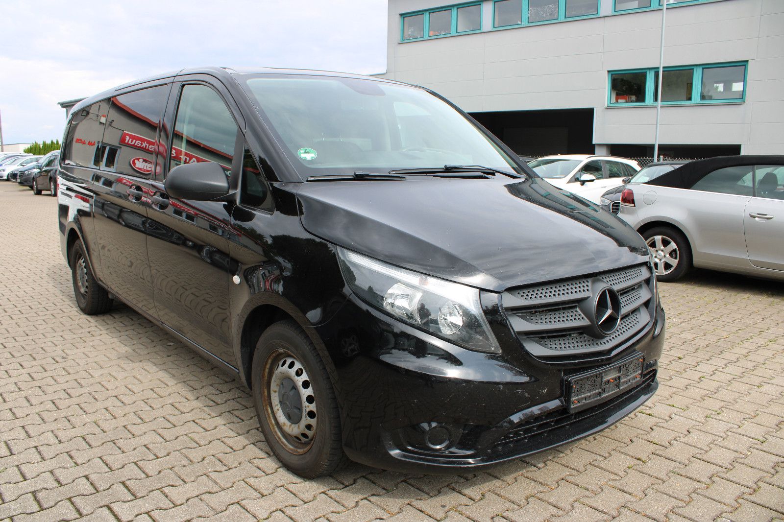 Fahrzeugabbildung Mercedes-Benz Vito Tourer 6.Sitz Autom. SHZ,Leder,Blueto,AHK