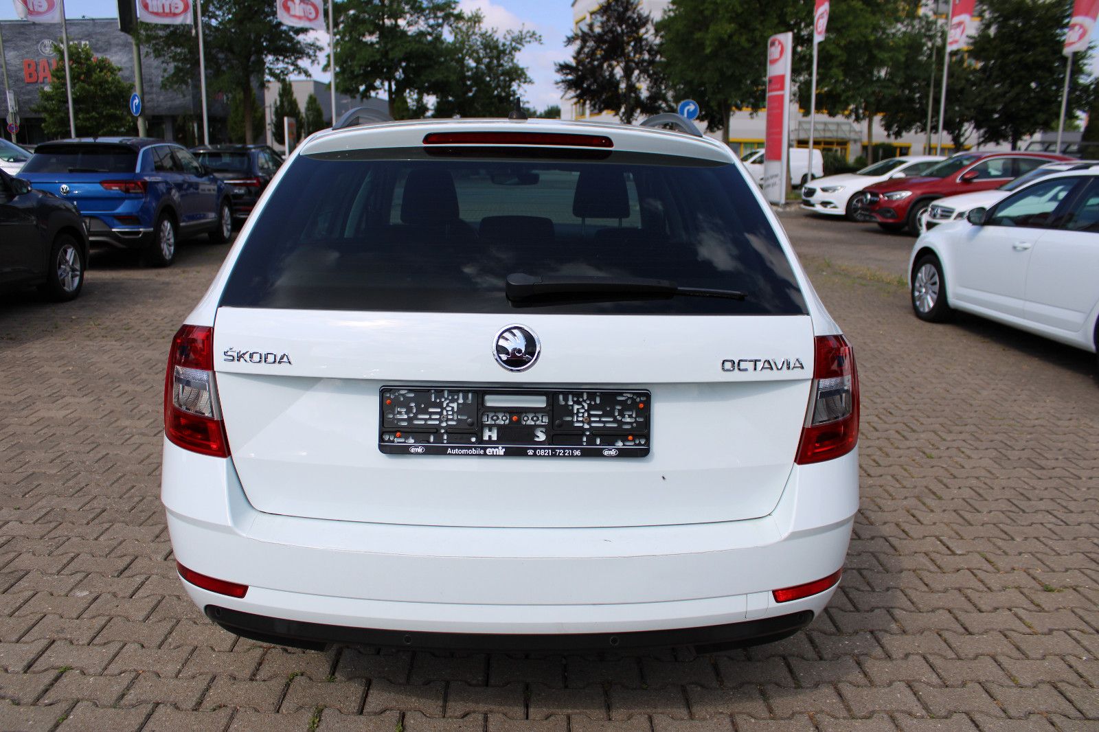 Fahrzeugabbildung SKODA Octavia 1.6 TDI DSG Combi Navi,PDC,SHZ,LED,Apple
