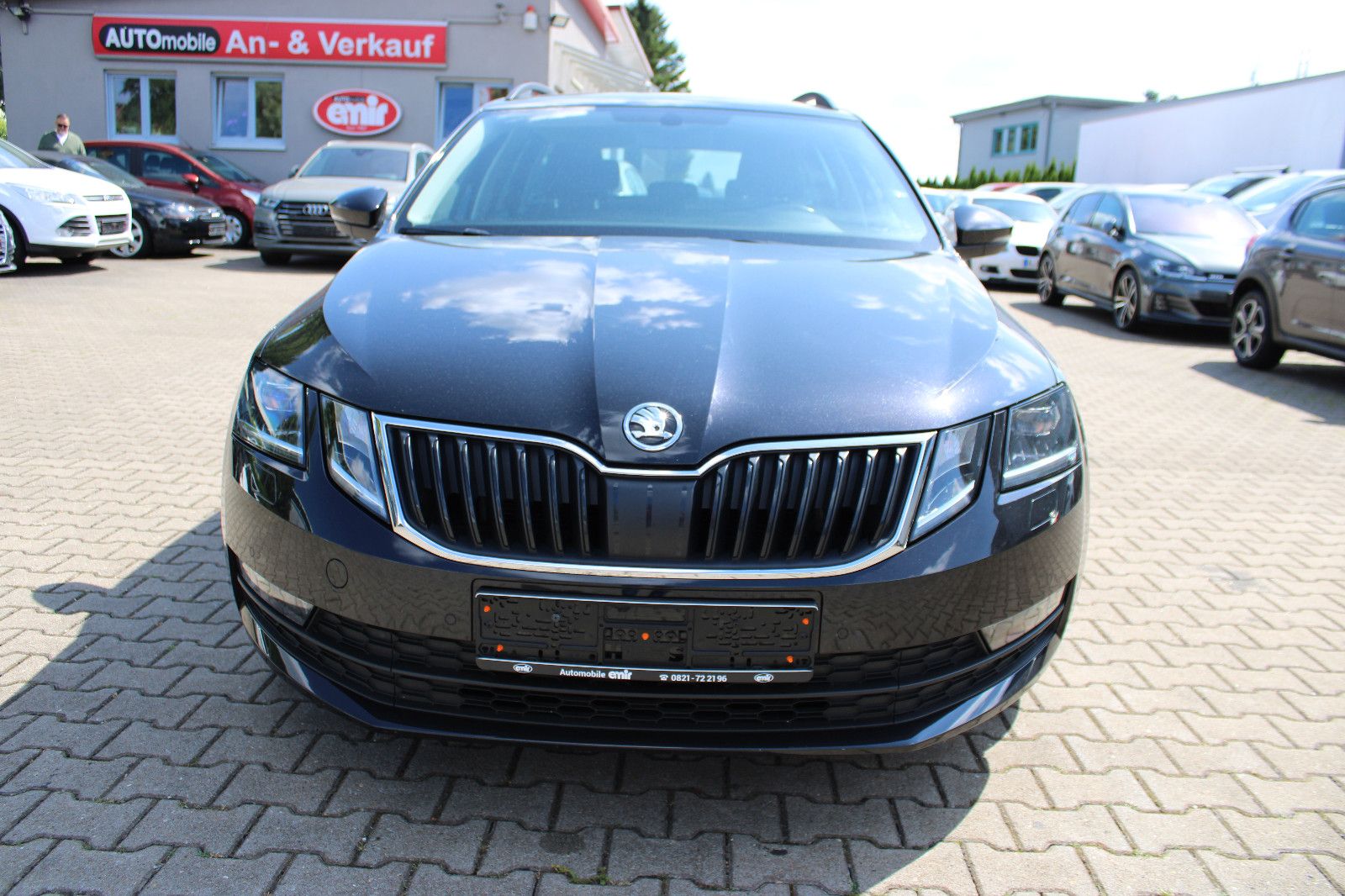Fahrzeugabbildung SKODA Octavia 1.6 TDI CLEVER Combi Navi,AHK,SHZ,LED