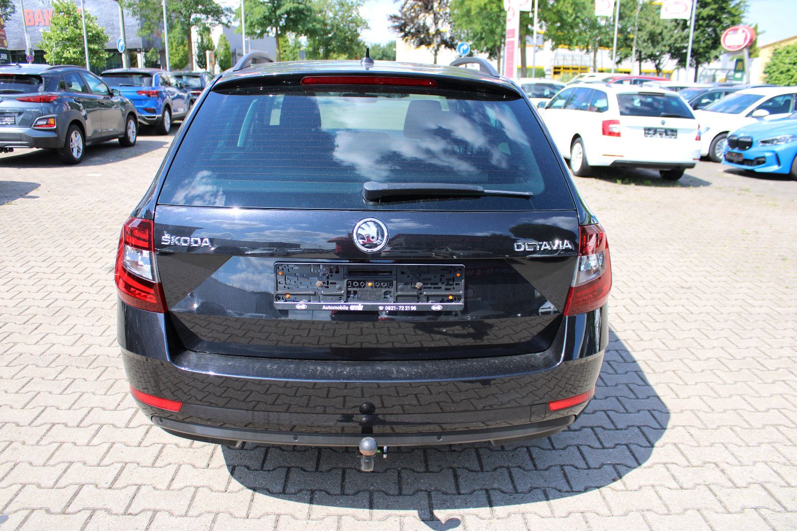 Fahrzeugabbildung SKODA Octavia 1.6 TDI CLEVER Combi Navi,AHK,SHZ,LED
