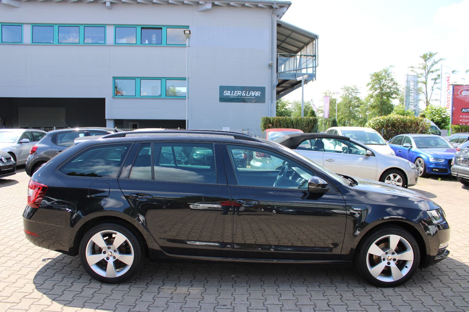 Fahrzeugabbildung SKODA Octavia 1.6 TDI CLEVER Combi Navi,AHK,SHZ,LED