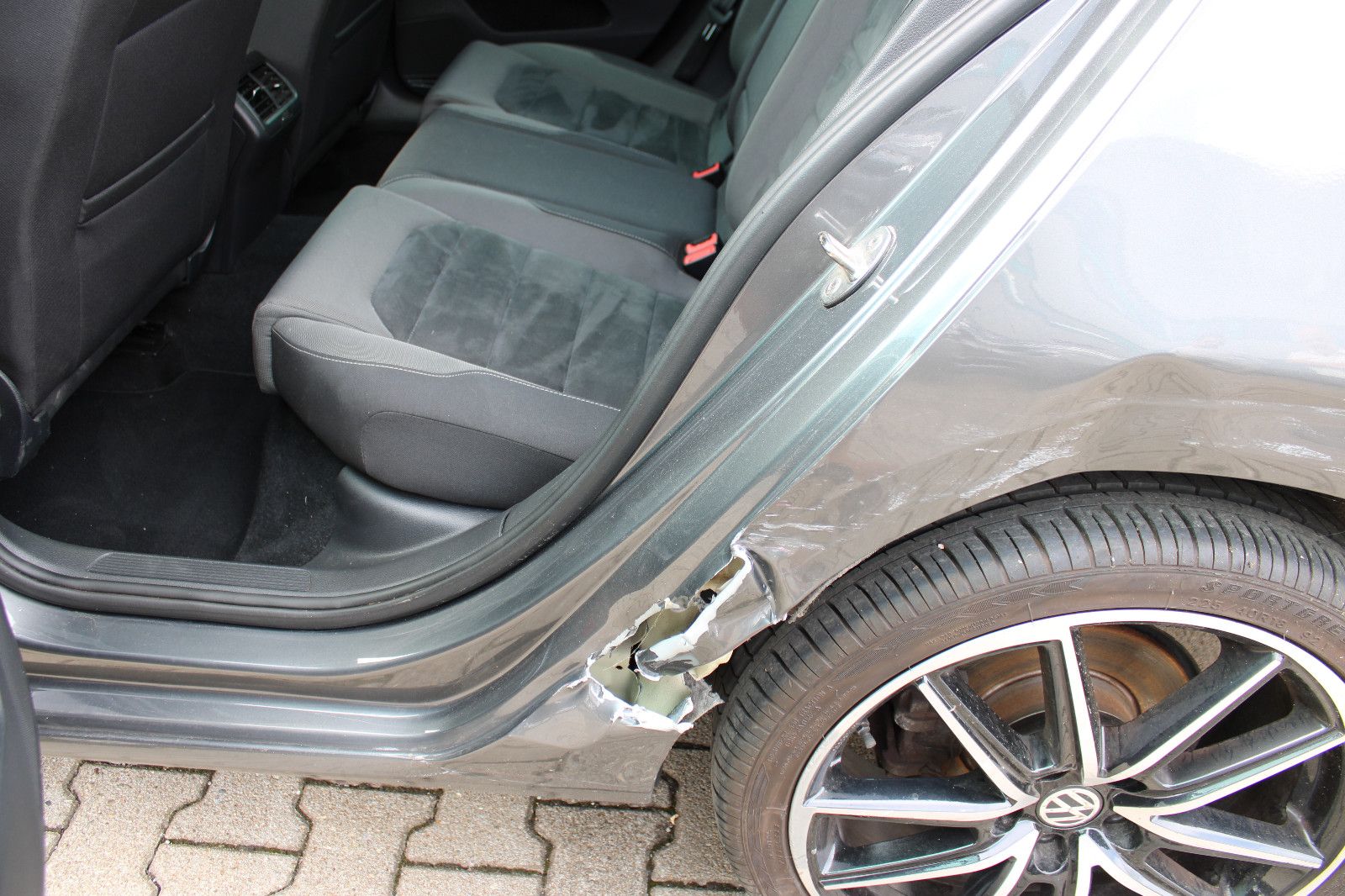 Fahrzeugabbildung Volkswagen Golf 2.0 TDI DSG Variant Panorama,LED,SHZ,AHK,PD