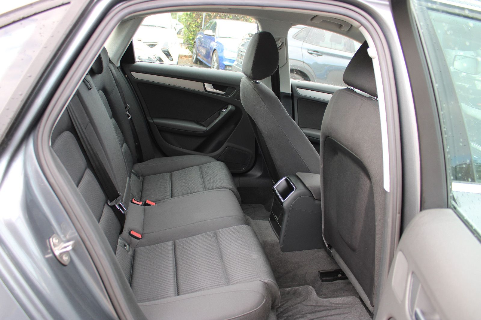 Fahrzeugabbildung Audi A4 1.8 TFSI Lim. Klimaautom. PDC,LED,SHZ,Xenon