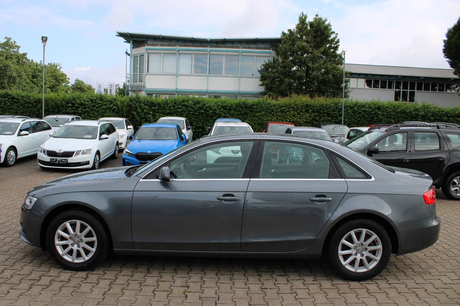 Fahrzeugabbildung Audi A4 1.8 TFSI Lim. Klimaautom. PDC,LED,SHZ,Xenon