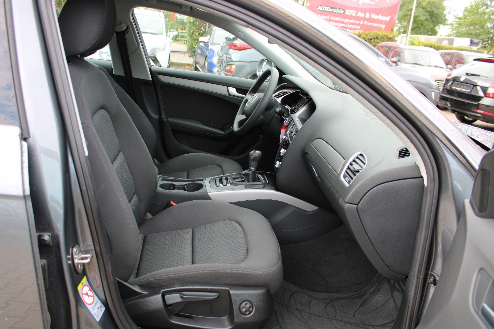 Fahrzeugabbildung Audi A4 1.8 TFSI Lim. Klimaautom. PDC,LED,SHZ,Xenon