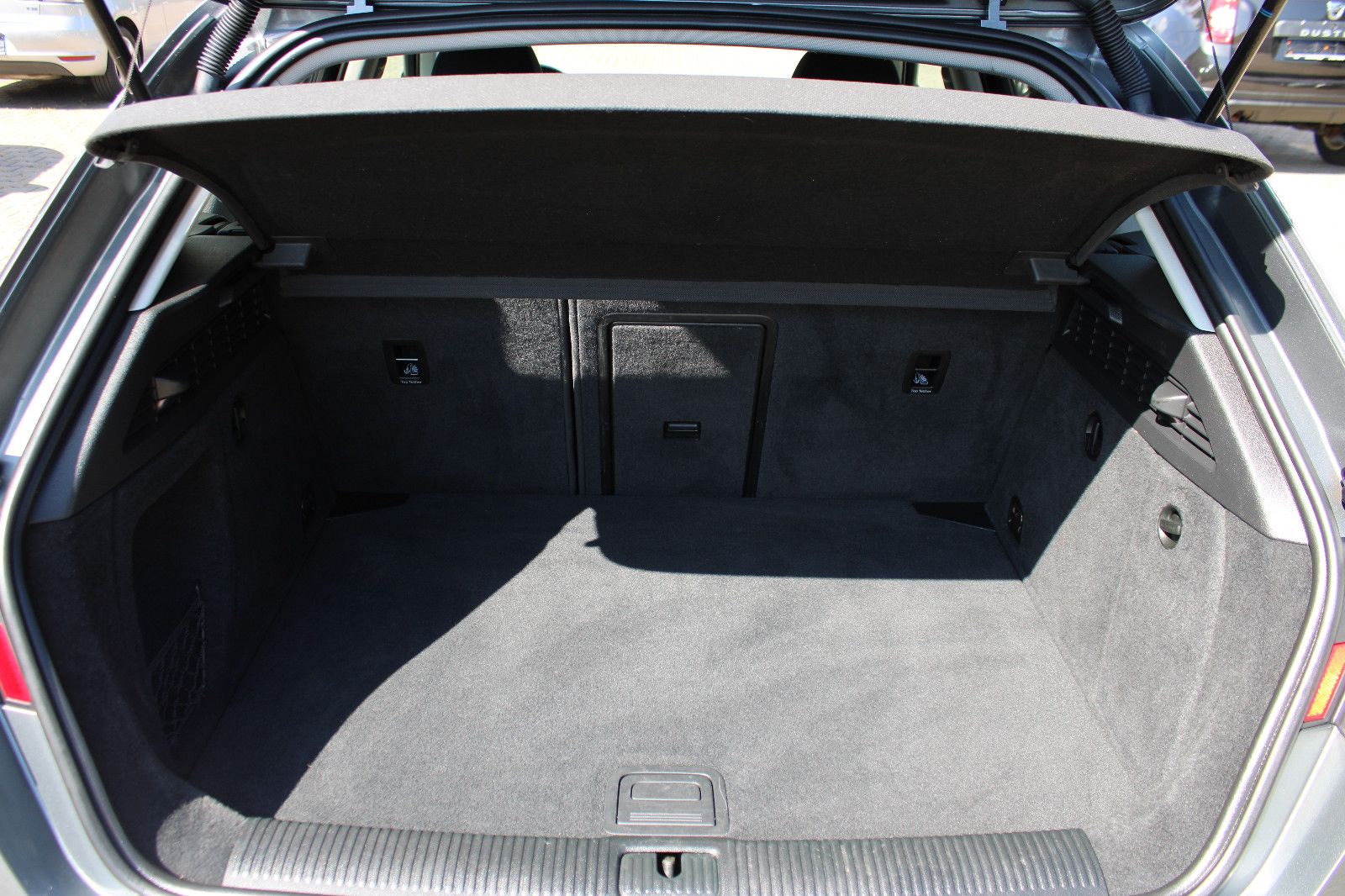 Fahrzeugabbildung Audi A3 2.0 TDI S tronic Sportback Navi,PDC,Xenon,SHZ