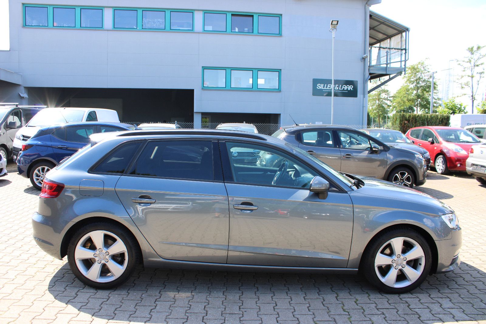 Fahrzeugabbildung Audi A3 2.0 TDI S tronic Sportback Navi,PDC,Xenon,SHZ