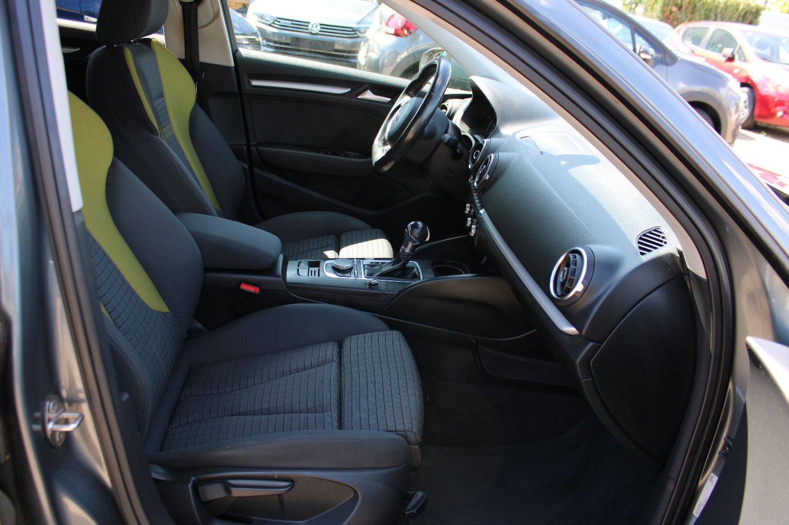 Fahrzeugabbildung Audi A3 2.0 TDI S tronic Sportback Navi,PDC,Xenon,SHZ