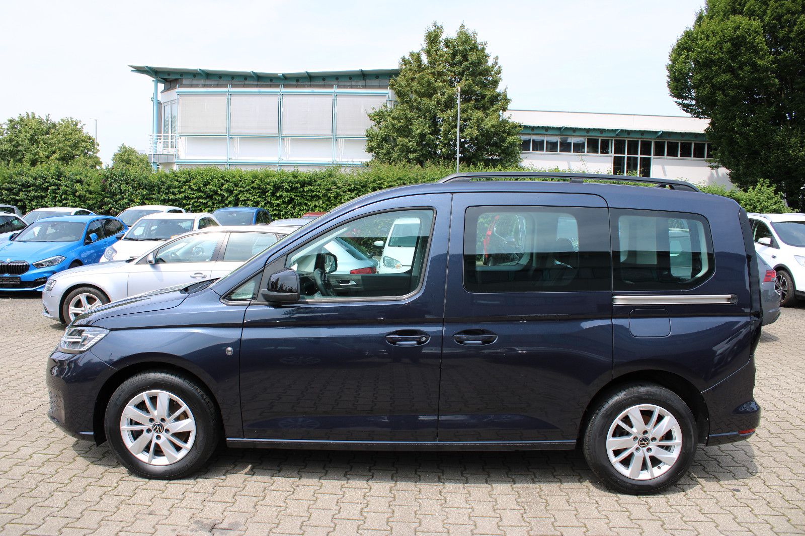 Fahrzeugabbildung Volkswagen Caddy 2,0TDI PDC,LED,Apple,MFL,Alu