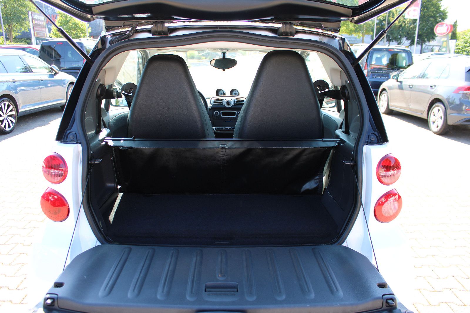 Fahrzeugabbildung Smart ForTwo coupé 1.0 passion Panorama,Klima,SHZ