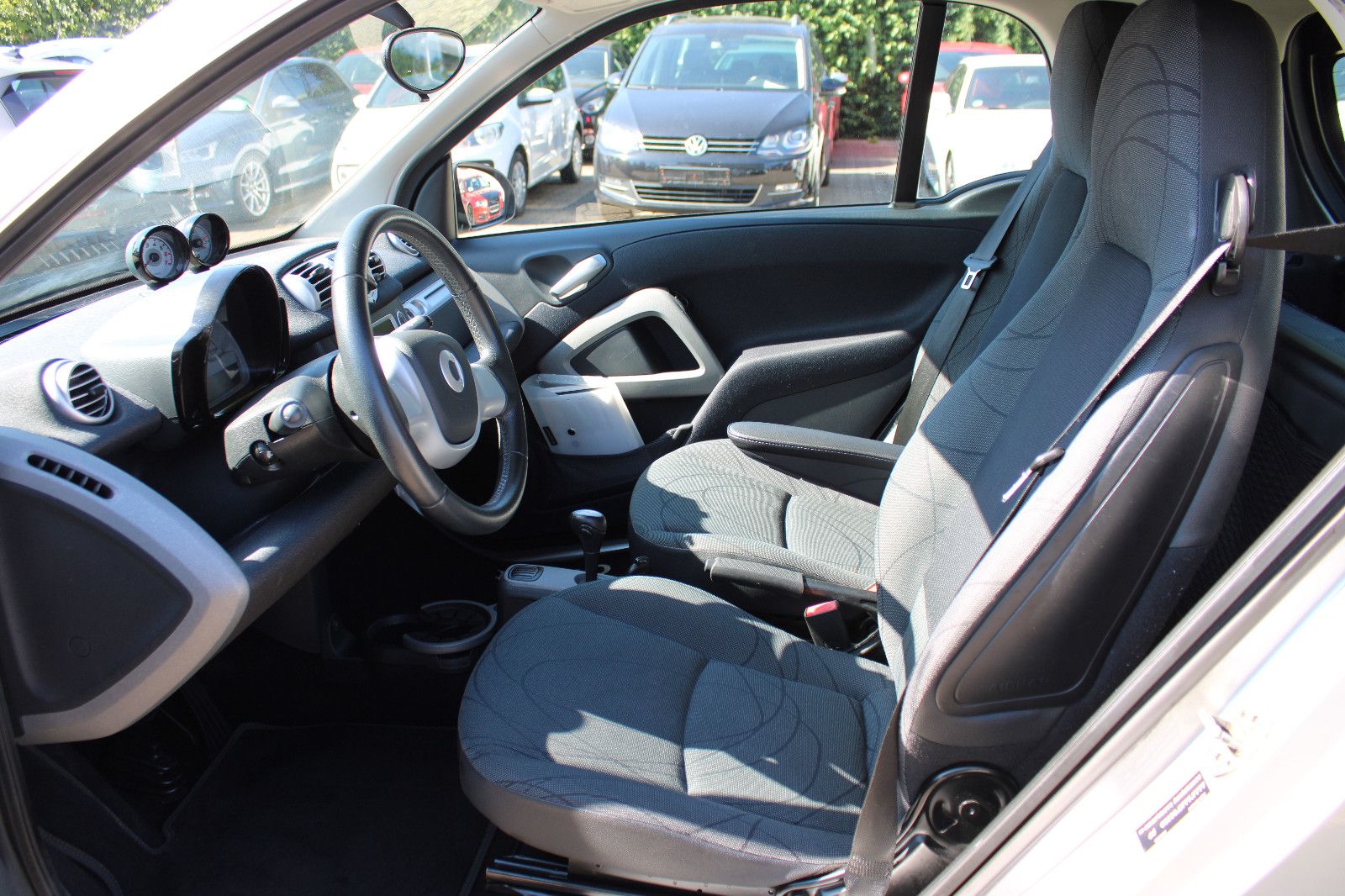 Fahrzeugabbildung Smart ForTwo coupé 1.0 passion Panorama,Klima,SHZ