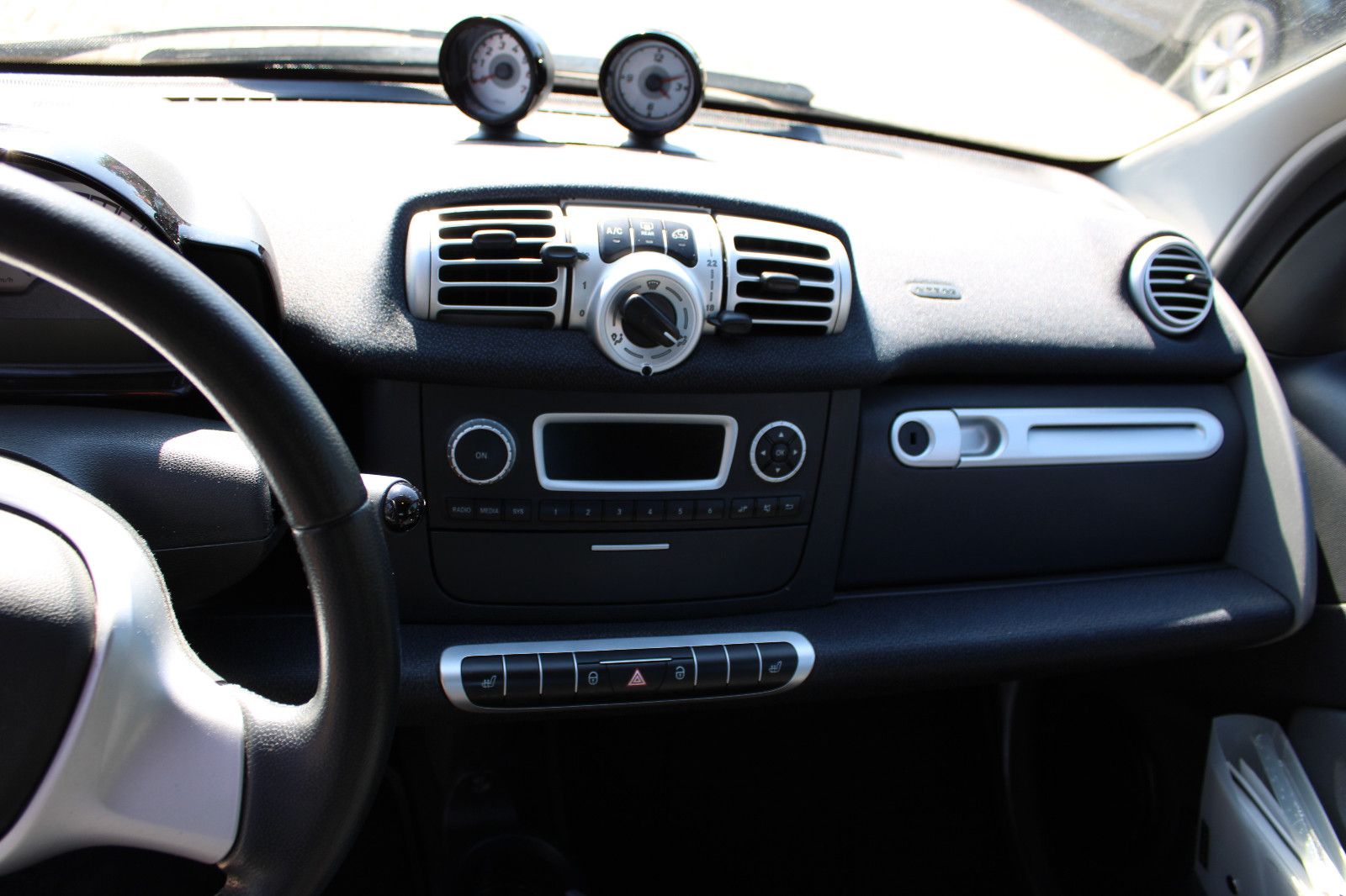 Fahrzeugabbildung Smart ForTwo coupé 1.0 passion Panorama,Klima,SHZ