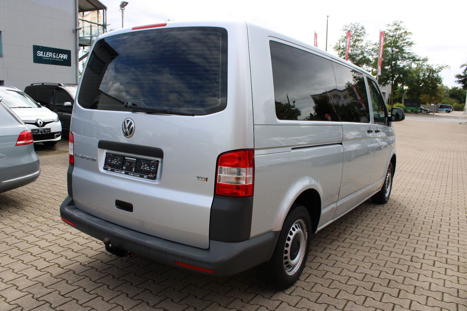 Fahrzeugabbildung Volkswagen T5 Transporter 9.Sitzer Lang 2.0TDI Klima