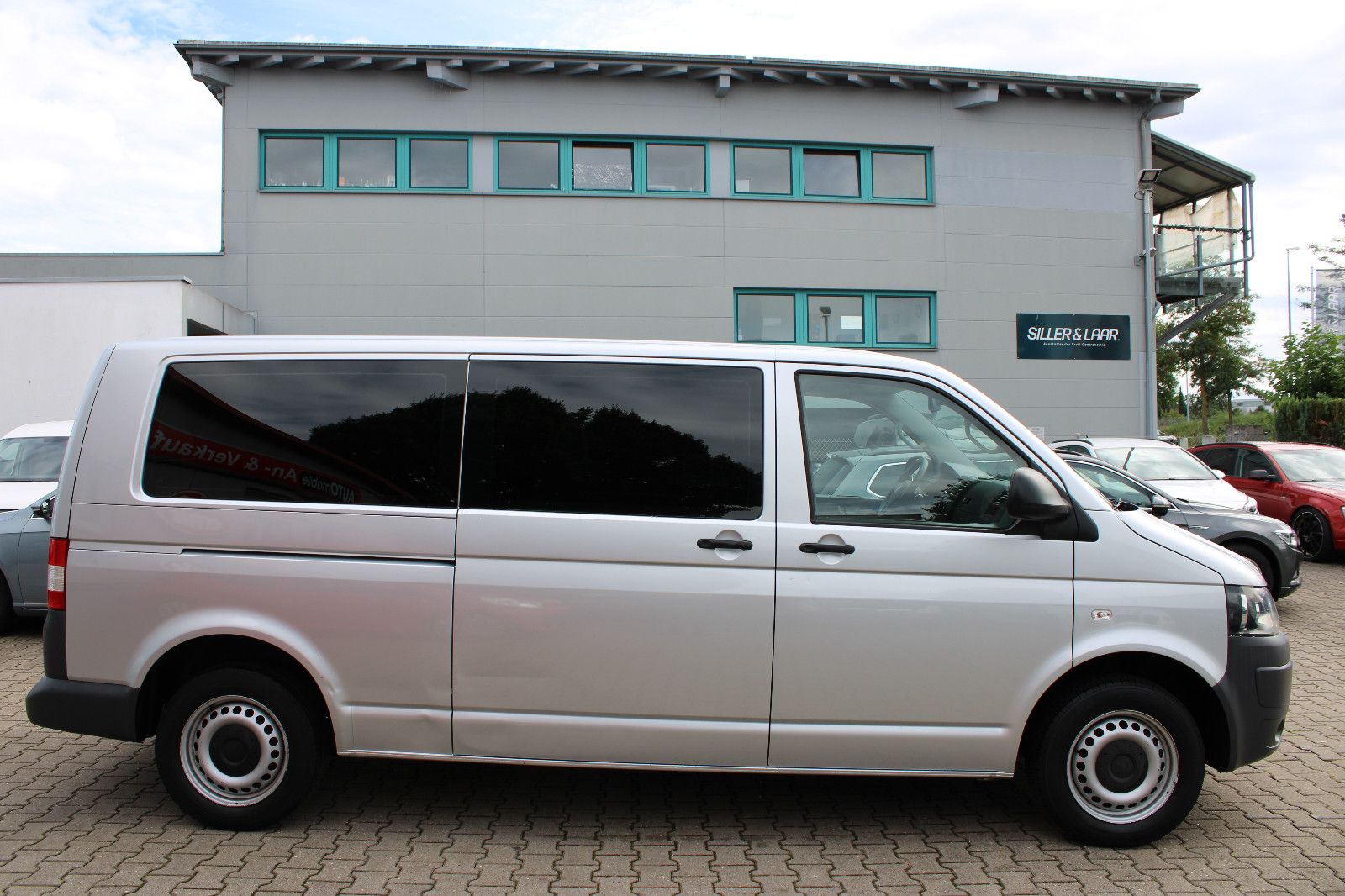 Fahrzeugabbildung Volkswagen T5 Transporter 9.Sitzer Lang 2.0TDI Klima