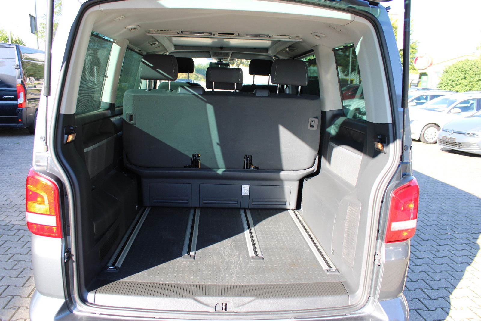 Fahrzeugabbildung Volkswagen T5 Multivan 2.0TDI PDC,Standheizung,Aufstelldach