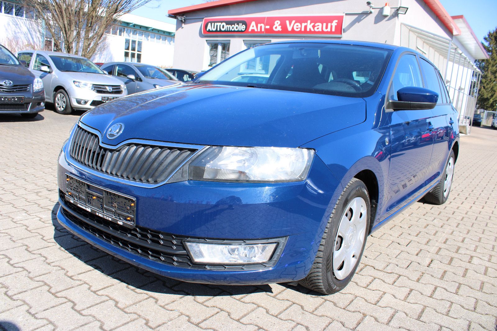 Fahrzeugabbildung SKODA Rapid 1.4 TSI DSG PDC,Navi,AHK,SHZ