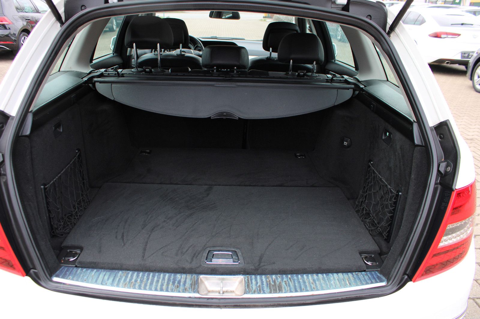 Fahrzeugabbildung Mercedes-Benz C 180 T Autom AVANTGARDE AHK,PDC,Schiebedach,SHZ