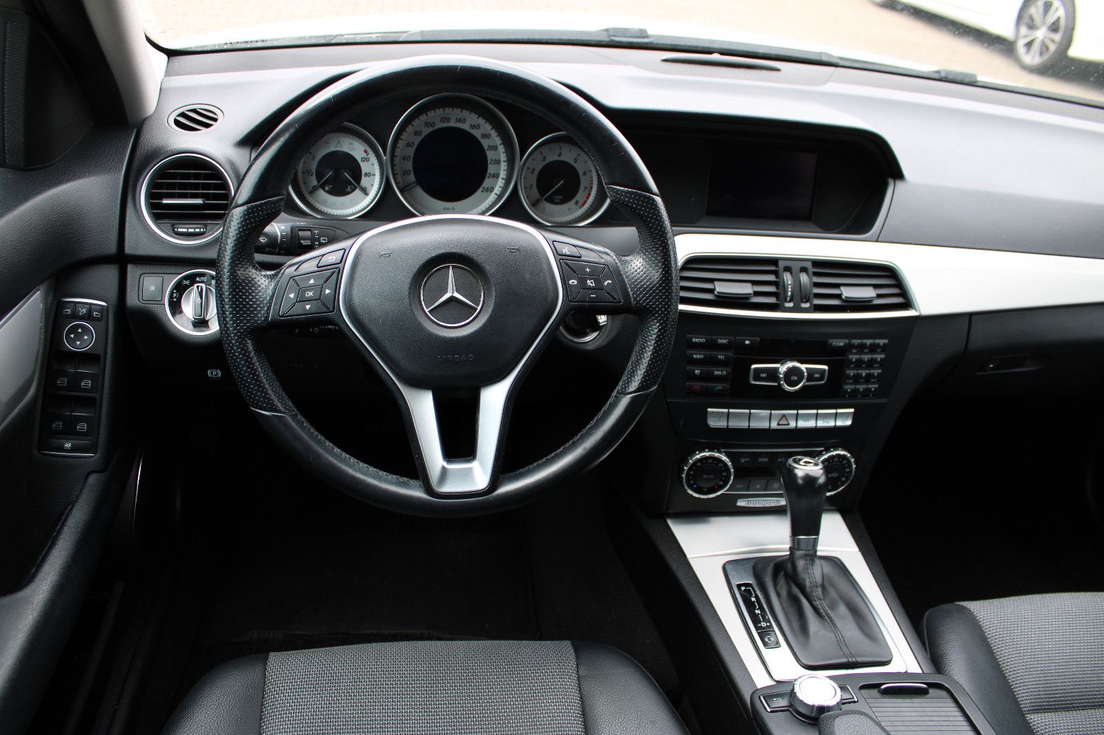 Fahrzeugabbildung Mercedes-Benz C 180 T Autom AVANTGARDE AHK,PDC,Schiebedach,SHZ