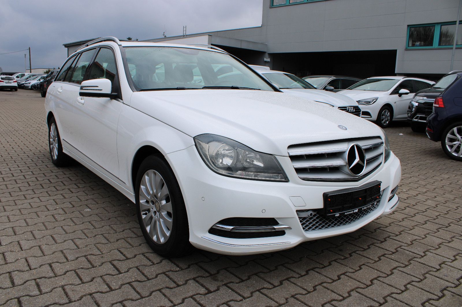 Fahrzeugabbildung Mercedes-Benz C 180 T Autom AVANTGARDE AHK,PDC,Schiebedach,SHZ