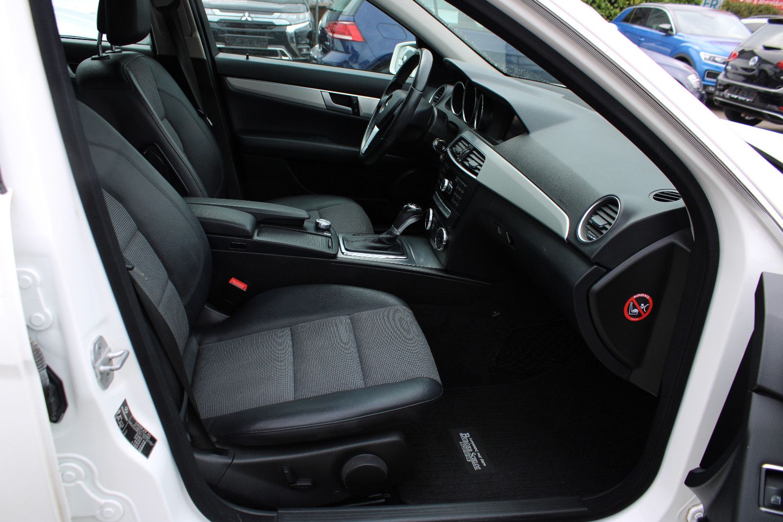 Fahrzeugabbildung Mercedes-Benz C 180 T Autom AVANTGARDE AHK,PDC,Schiebedach,SHZ