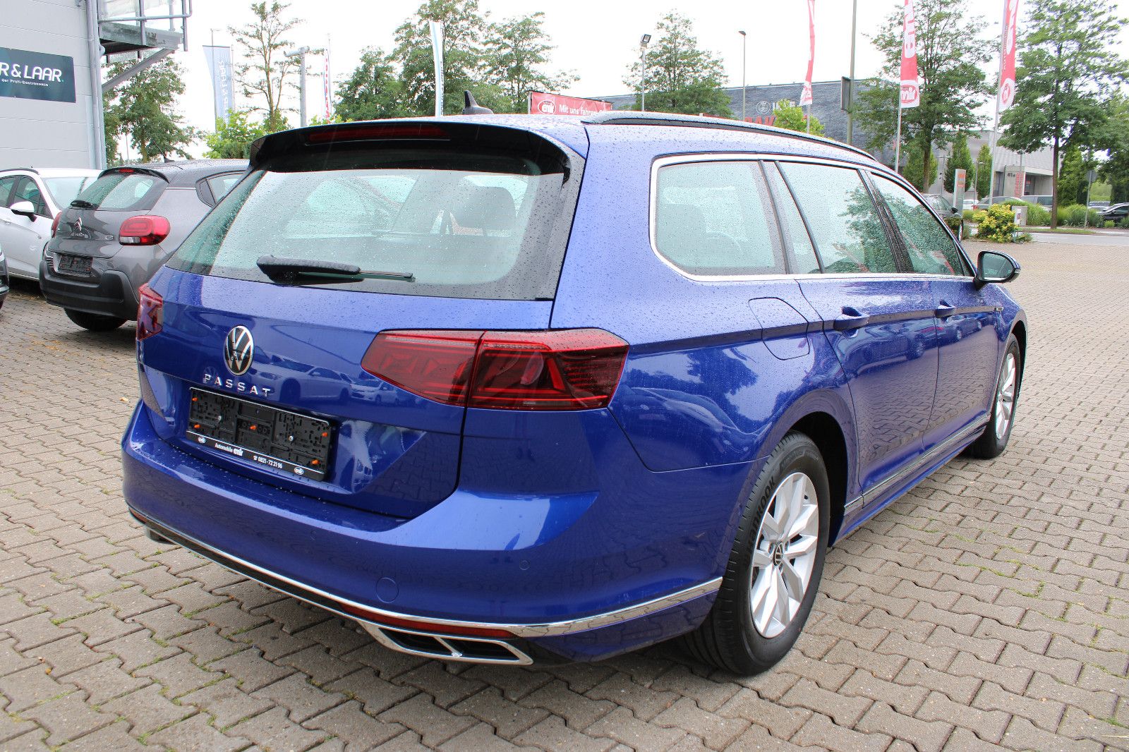 Fahrzeugabbildung Volkswagen Passat Variant 1.5 TSI DSG R-Line Navi,Kamera,PD