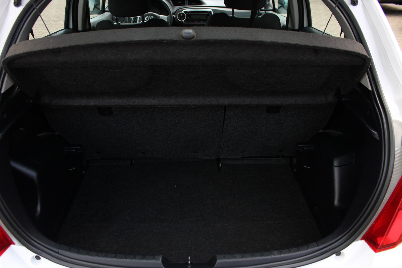 Fahrzeugabbildung Toyota Yaris 1,0-l-Dual-VVT-i Life