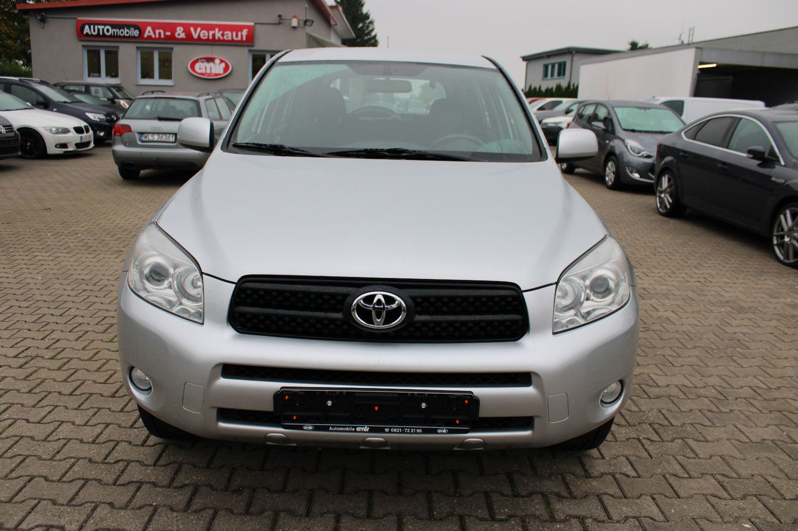 Fahrzeugabbildung Toyota RAV 4 2.0 4x4 Klimaautom. Navi