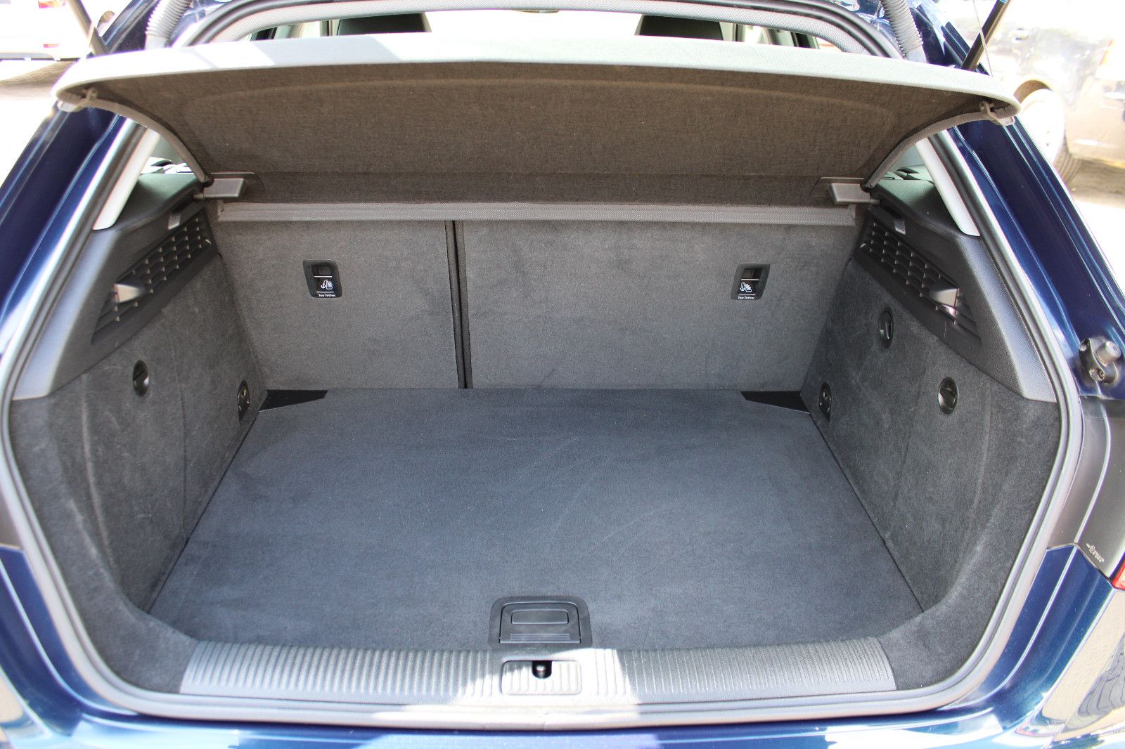 Fahrzeugabbildung Audi A3 2.0 TFSI S tronic quattro Sportback