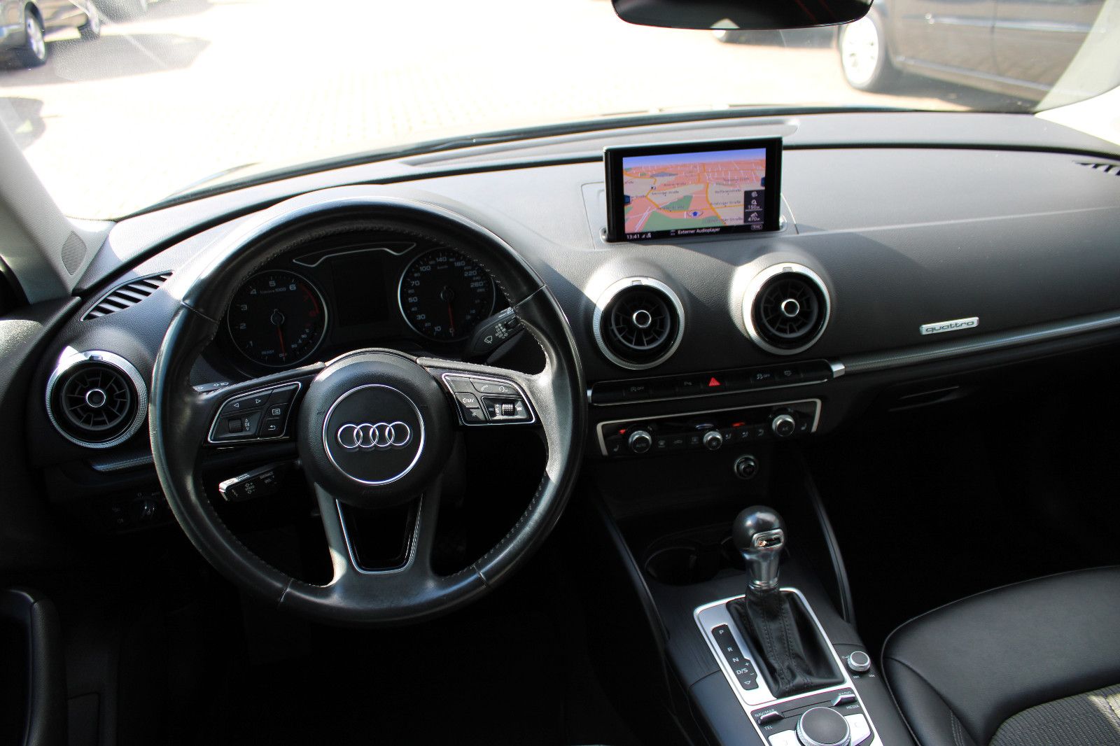 Fahrzeugabbildung Audi A3 2.0 TFSI S tronic quattro Sportback