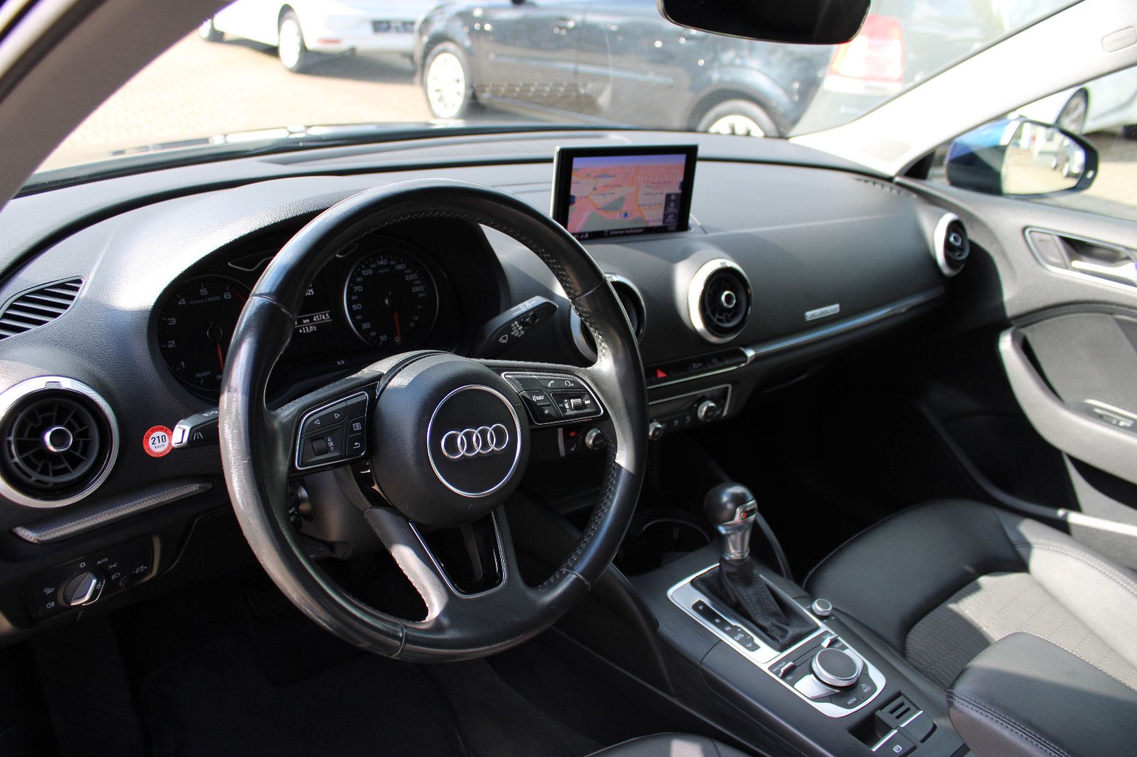 Fahrzeugabbildung Audi A3 2.0 TFSI S tronic quattro Sportback