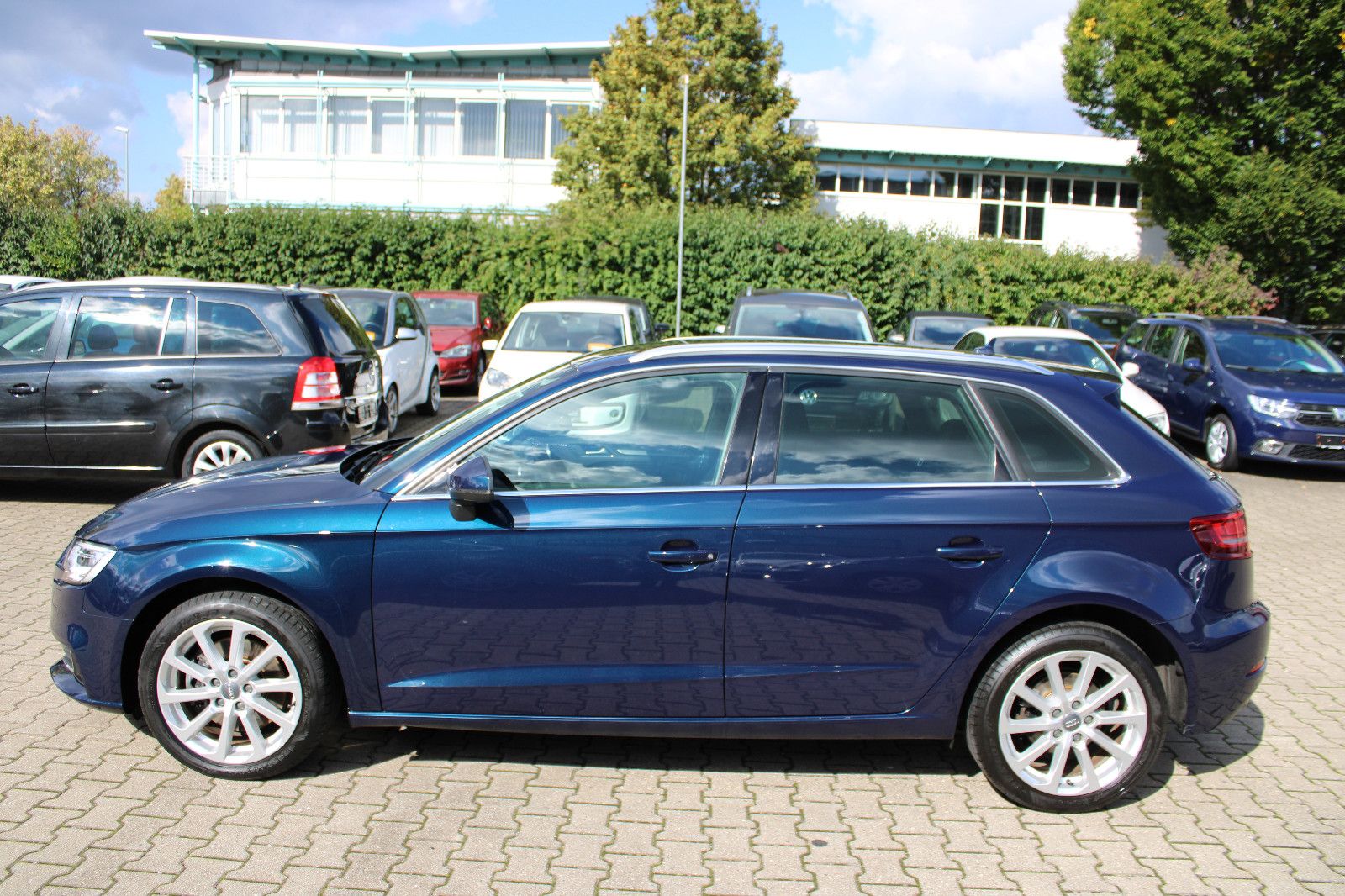 Fahrzeugabbildung Audi A3 2.0 TFSI S tronic quattro Sportback