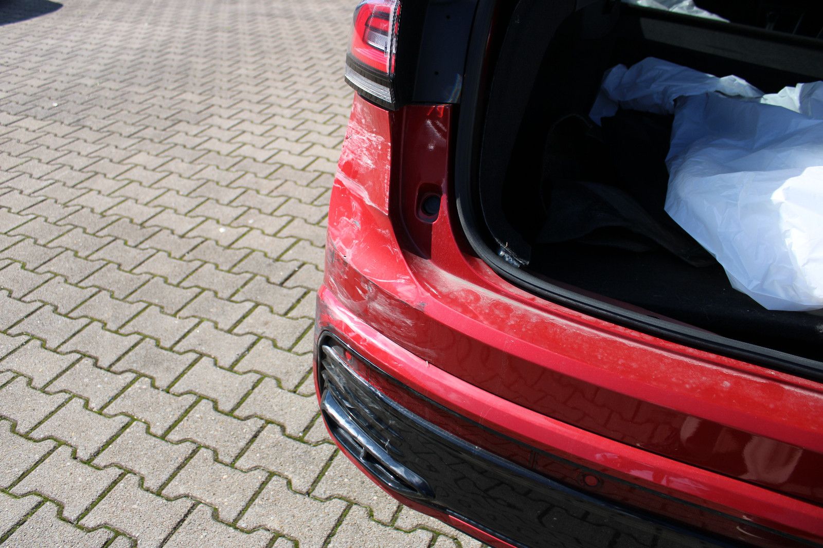 Fahrzeugabbildung Volkswagen Taigo 1.0 TSI DSG R-Line Kamera,PDC,SHZ,Navi