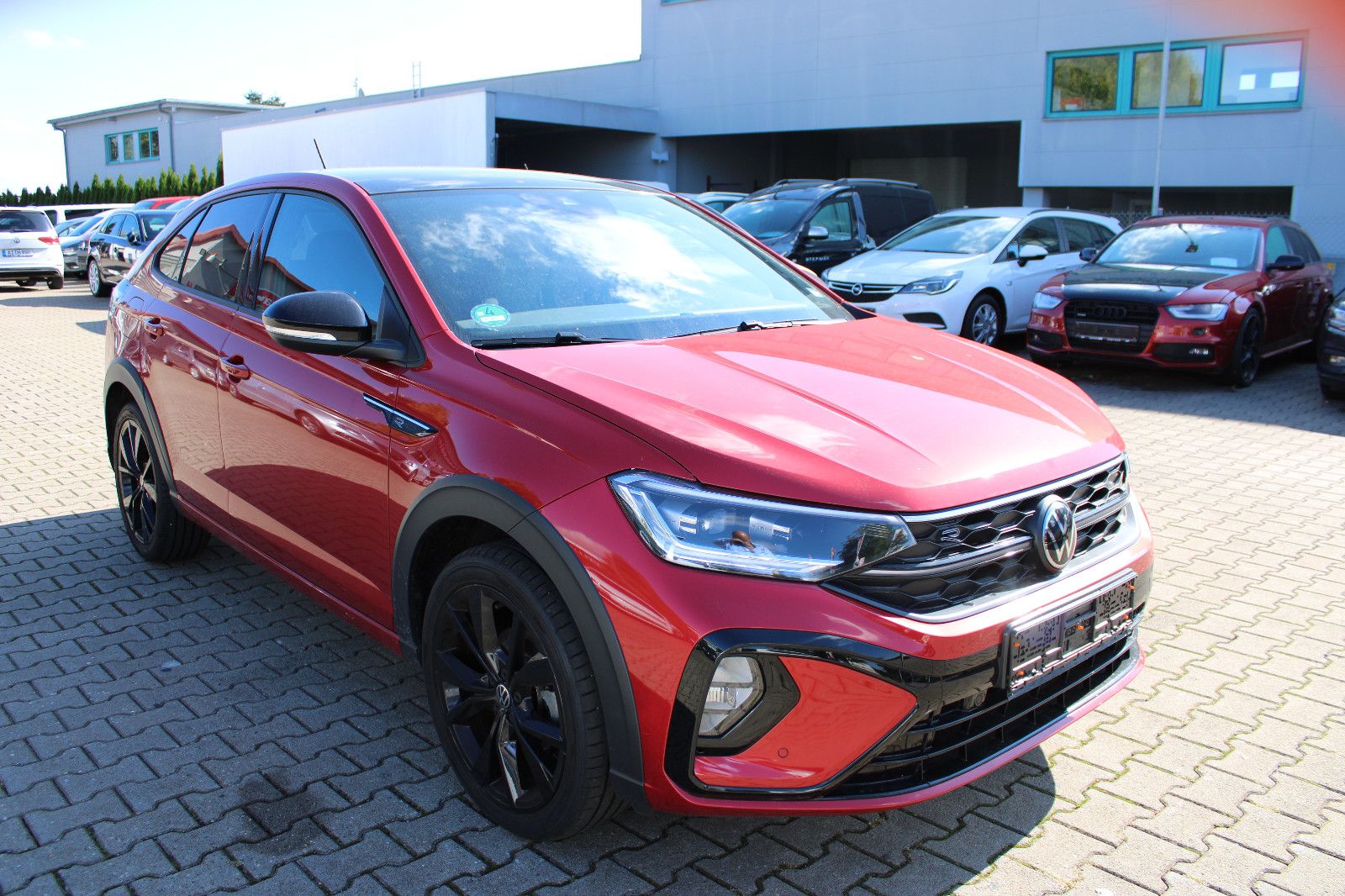 Fahrzeugabbildung Volkswagen Taigo 1.0 TSI DSG R-Line Kamera,PDC,SHZ,Navi