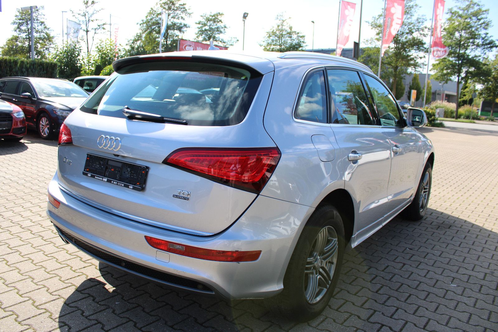 Fahrzeugabbildung Audi Q5 2.0 TDI S tro. S-Line quattro Kamera,Navi,AHK