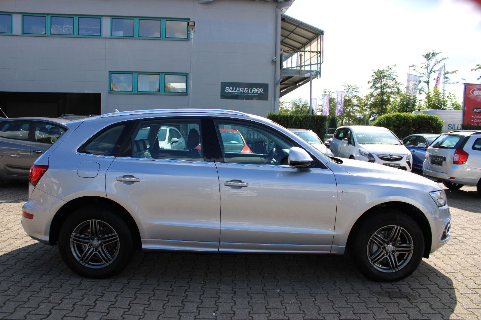 Fahrzeugabbildung Audi Q5 2.0 TDI S tro. S-Line quattro Kamera,Navi,AHK