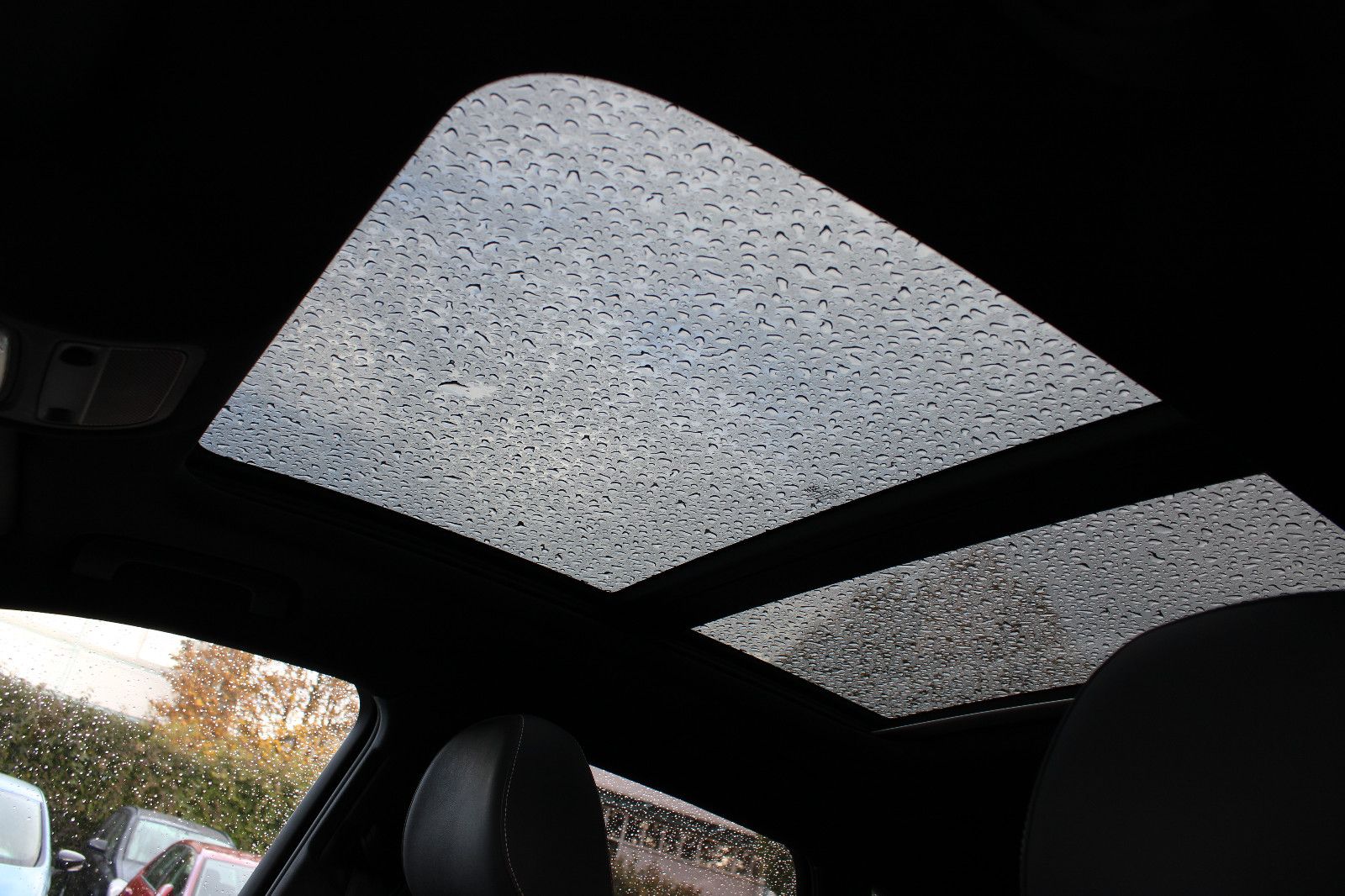Fahrzeugabbildung Audi Q3 2.0 TDI quattro S-Line AHK,LED,SHZ,19-Zoll