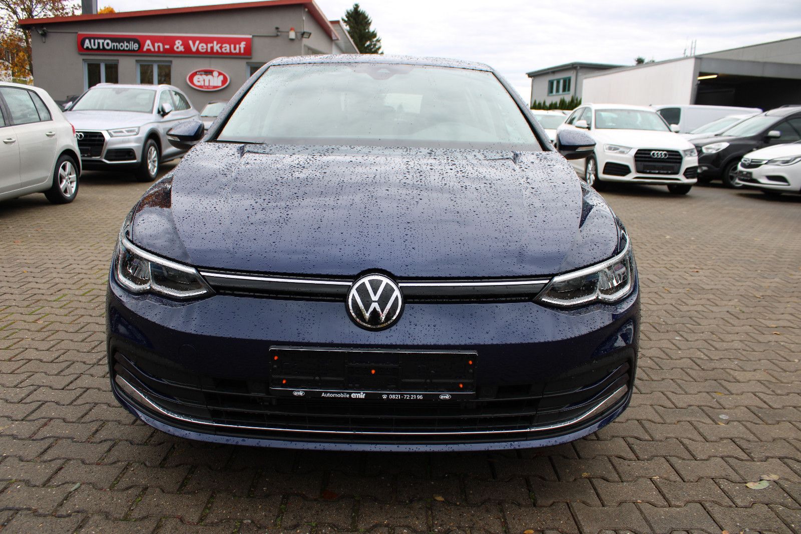Fahrzeugabbildung Volkswagen Golf 1.5 TSI ACTIVE Navi,Kamera,PDC,LHZ,SHZ