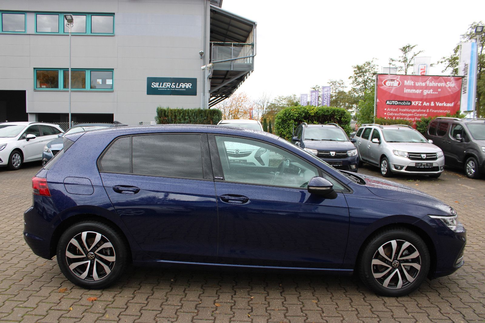 Fahrzeugabbildung Volkswagen Golf 1.5 TSI ACTIVE Navi,Kamera,PDC,LHZ,SHZ