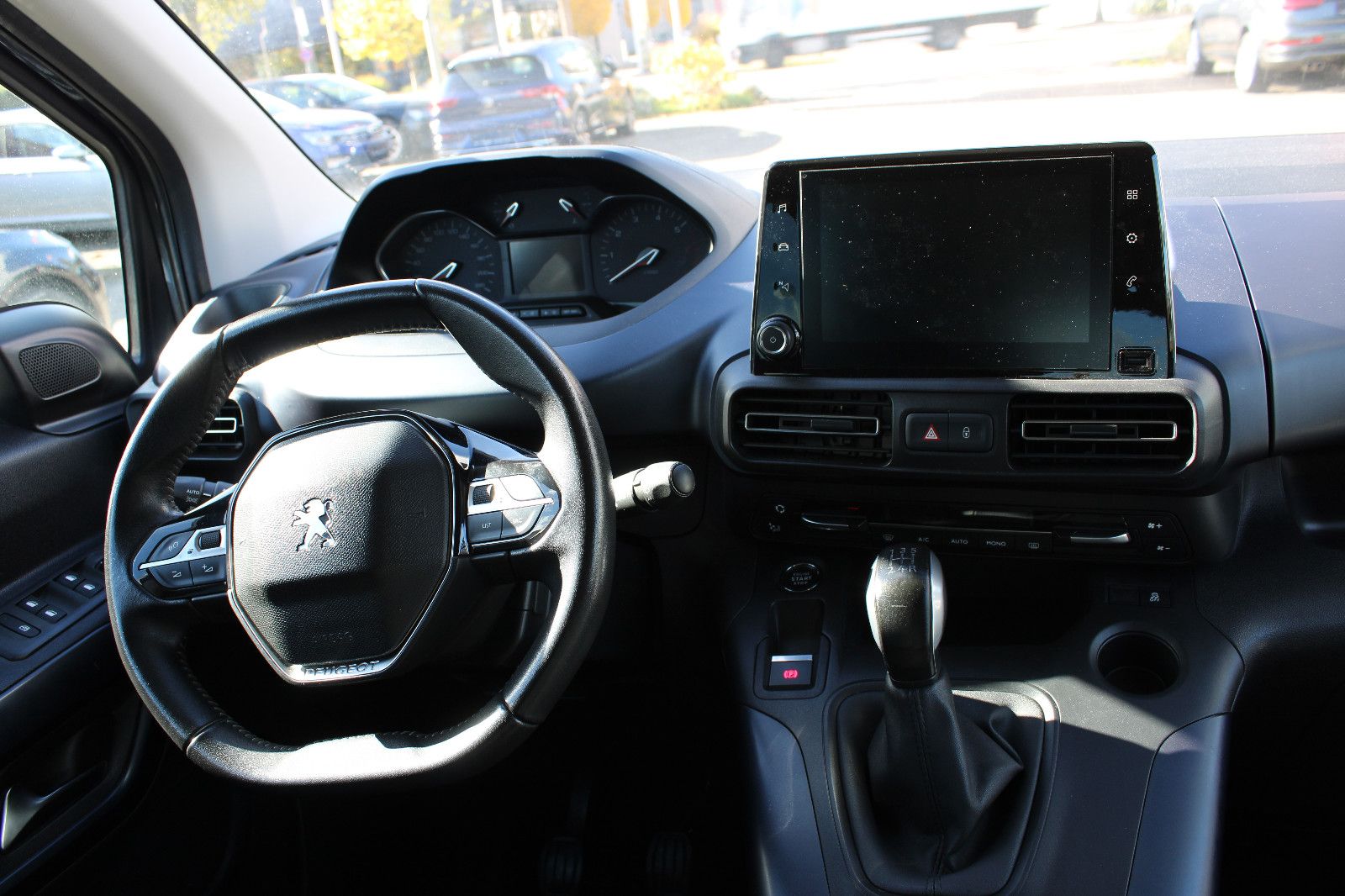 Fahrzeugabbildung Peugeot Rifter BlueHDi Navi,PDC,SHZ,LED