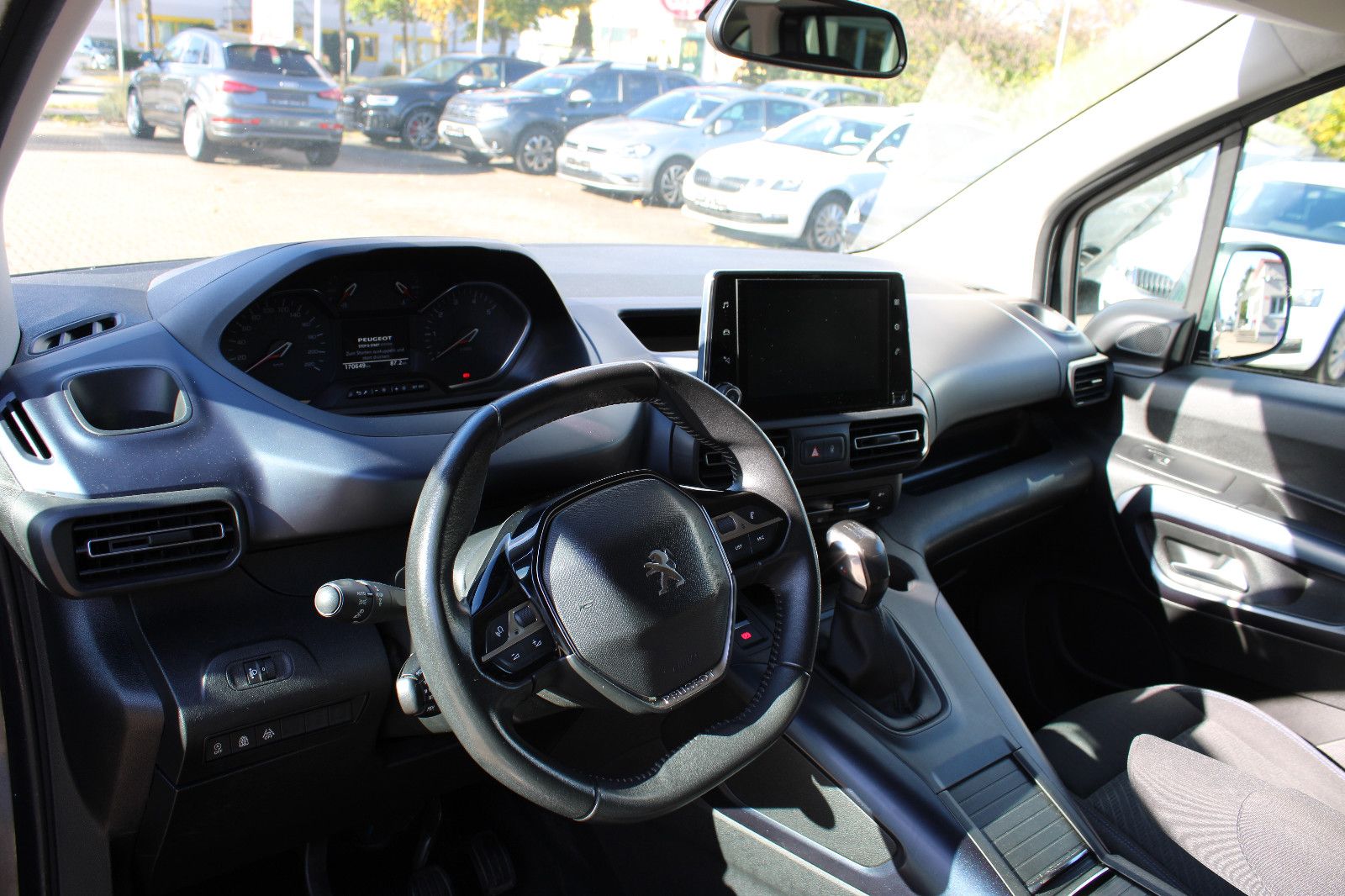 Fahrzeugabbildung Peugeot Rifter BlueHDi Navi,PDC,SHZ,LED