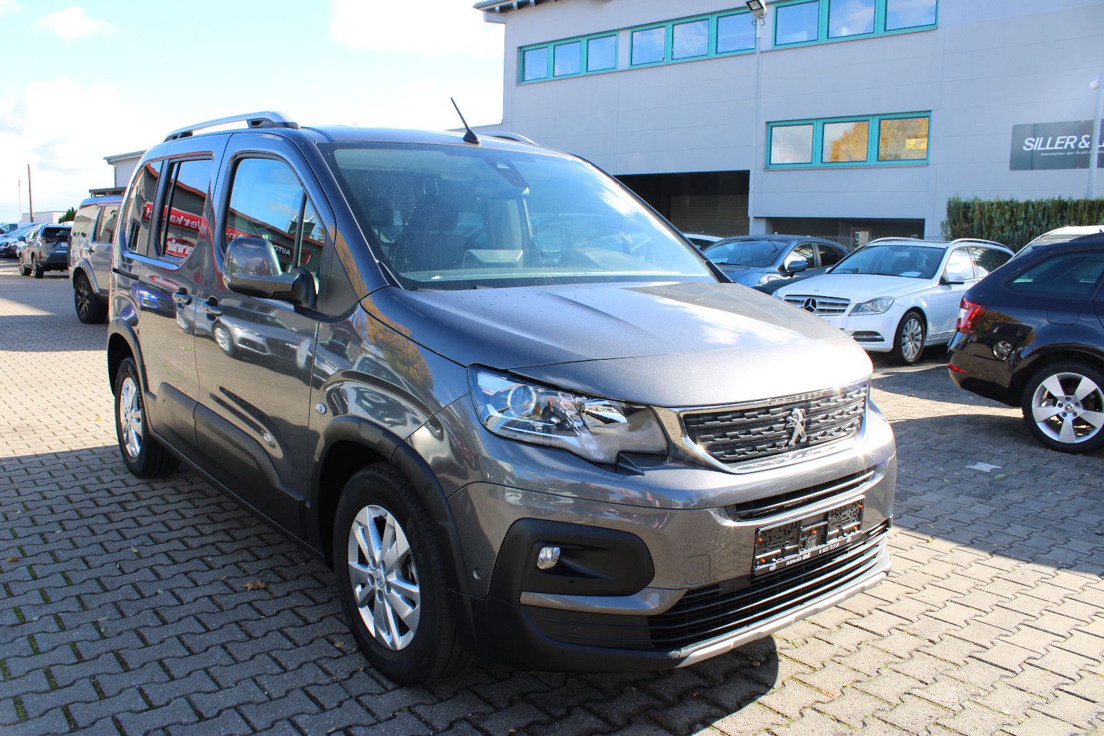 Fahrzeugabbildung Peugeot Rifter BlueHDi Navi,PDC,SHZ,LED