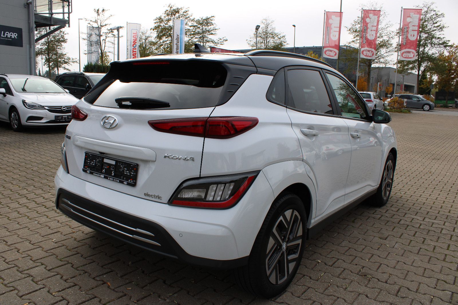 Fahrzeugabbildung Hyundai KONA Elektro 64kWh Kamera,PDC,LED,SHZ,LHZ