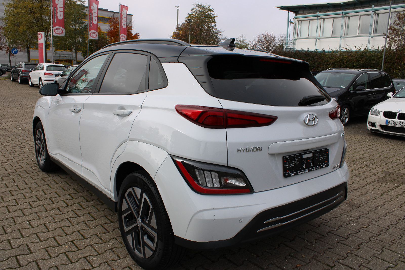 Fahrzeugabbildung Hyundai KONA Elektro 64kWh Kamera,PDC,LED,SHZ,LHZ