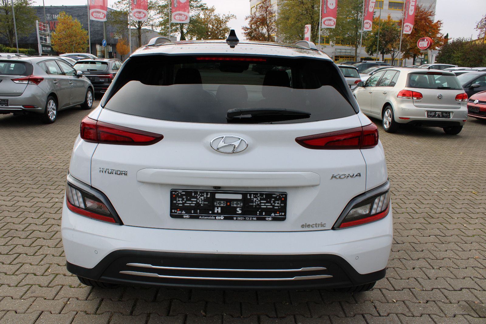 Fahrzeugabbildung Hyundai KONA Elektro 64kWh Kamera,PDC,LED,SHZ,LHZ